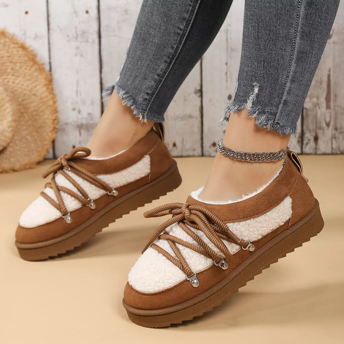 Casual sherpa lace-up flat shoes with soft suede trim and cushioned sole for everyday comfort