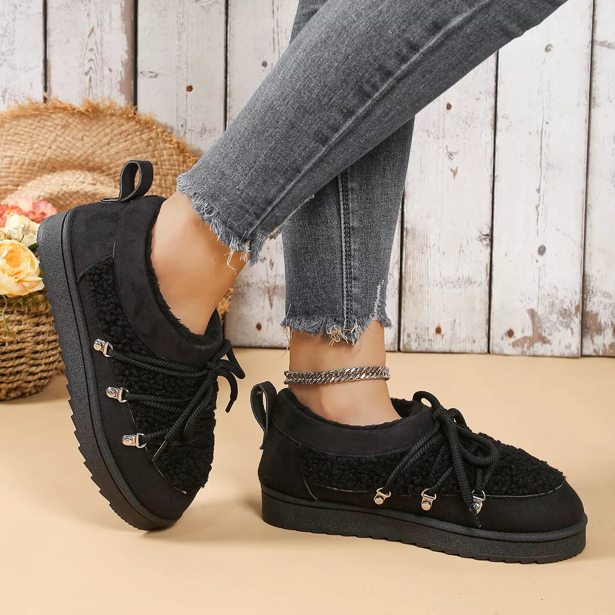 Casual sherpa lace-up flat shoes with soft suede trim and cushioned sole for everyday comfort