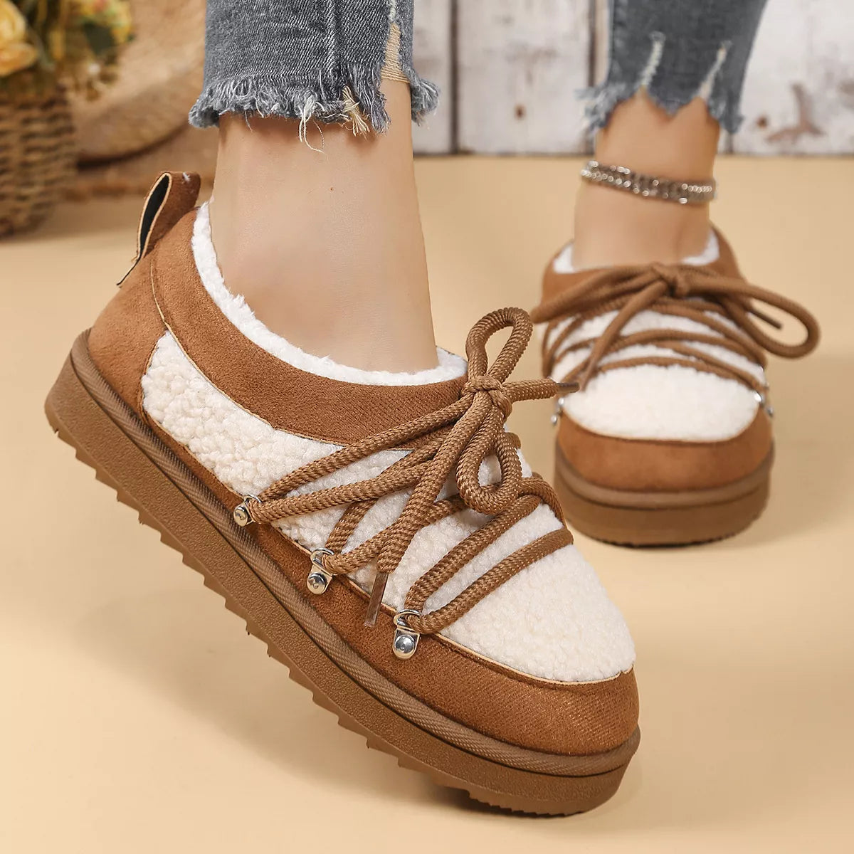 Casual sherpa lace-up flat shoes with soft suede trim and cushioned sole for everyday comfort