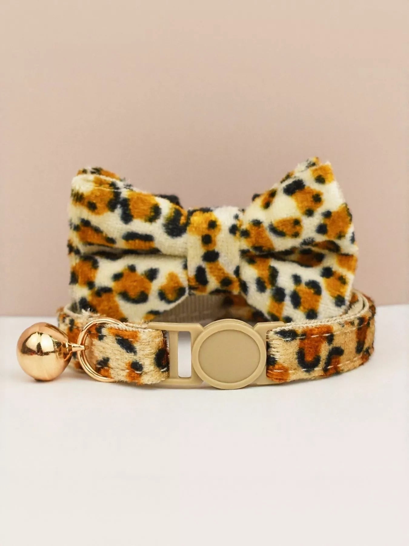 Adjustable cat collar with decorative bow tie in multiple colors
