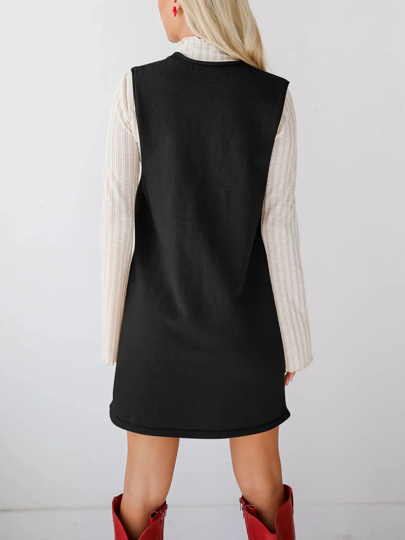 Everyday Muse Pocket Dress in black – sleeveless knit dress with side pockets from A Whimsical Affair.
