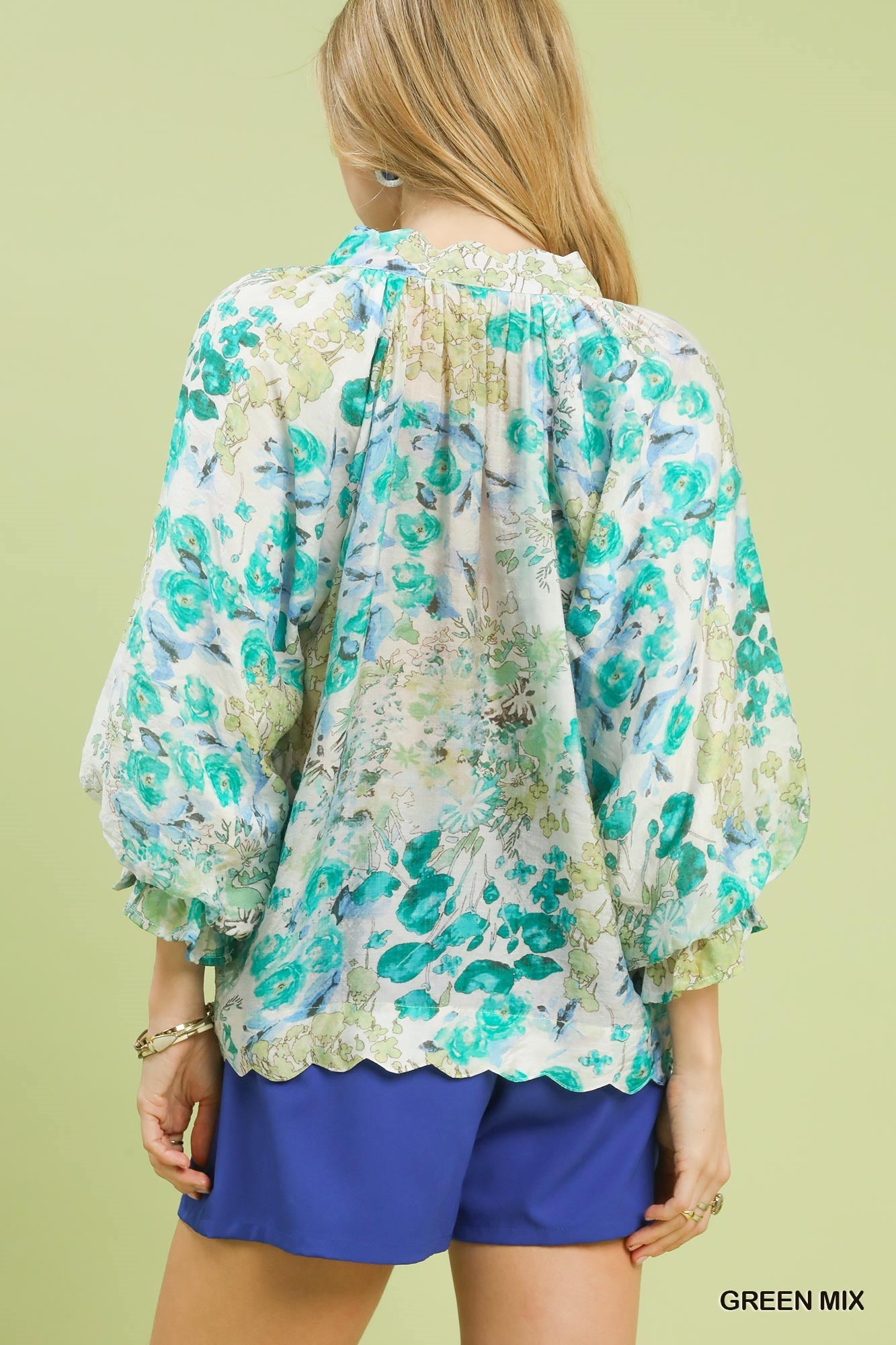 Lightweight blouse with watercolor floral print and flounce sleeves
