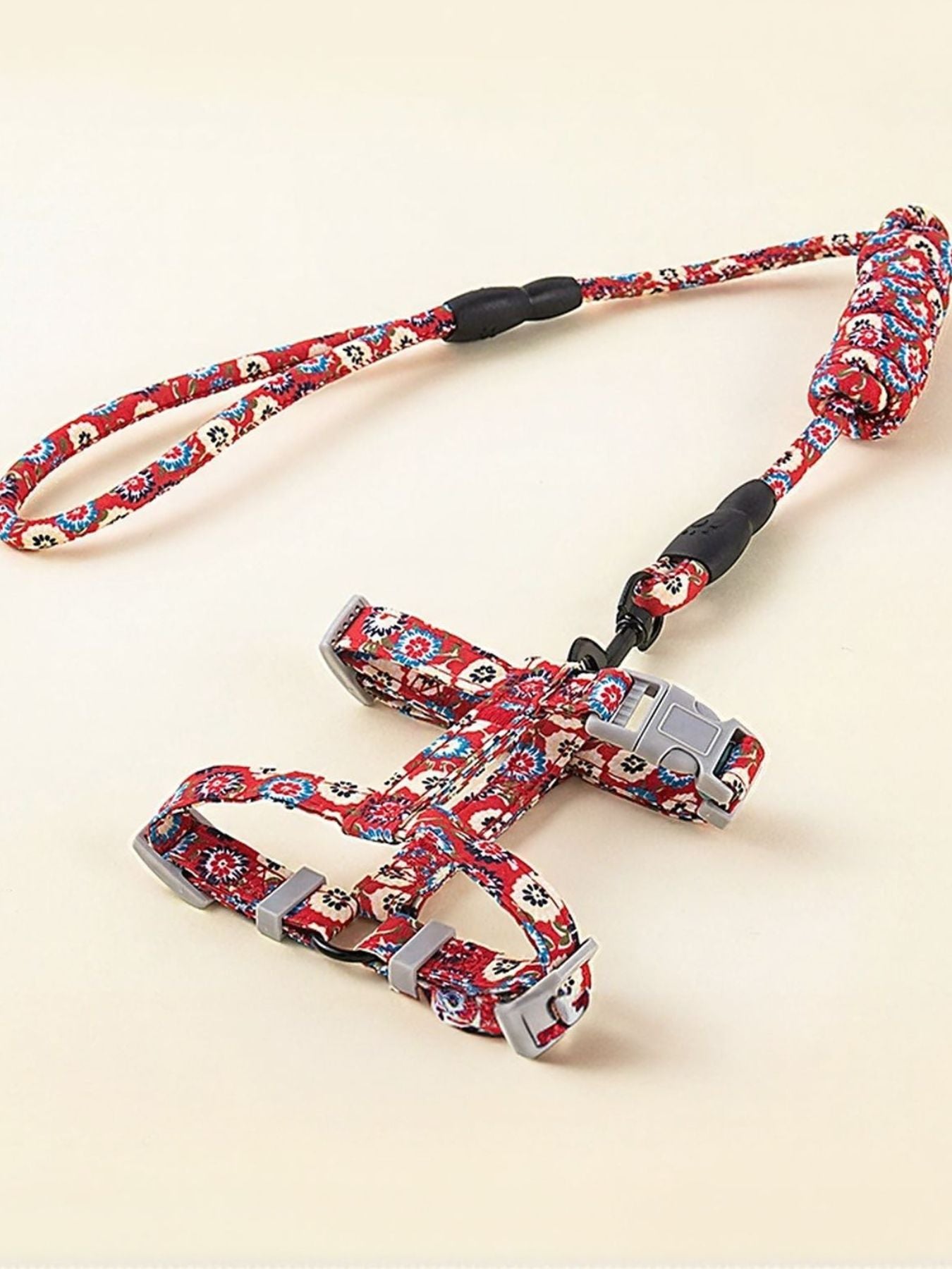 Adjustable floral cat harness and leash set for cats