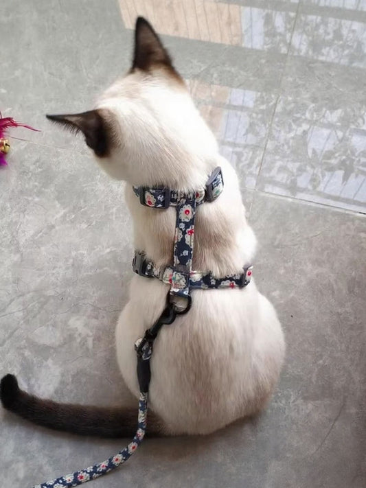 Adjustable floral cat harness and leash set for cats
